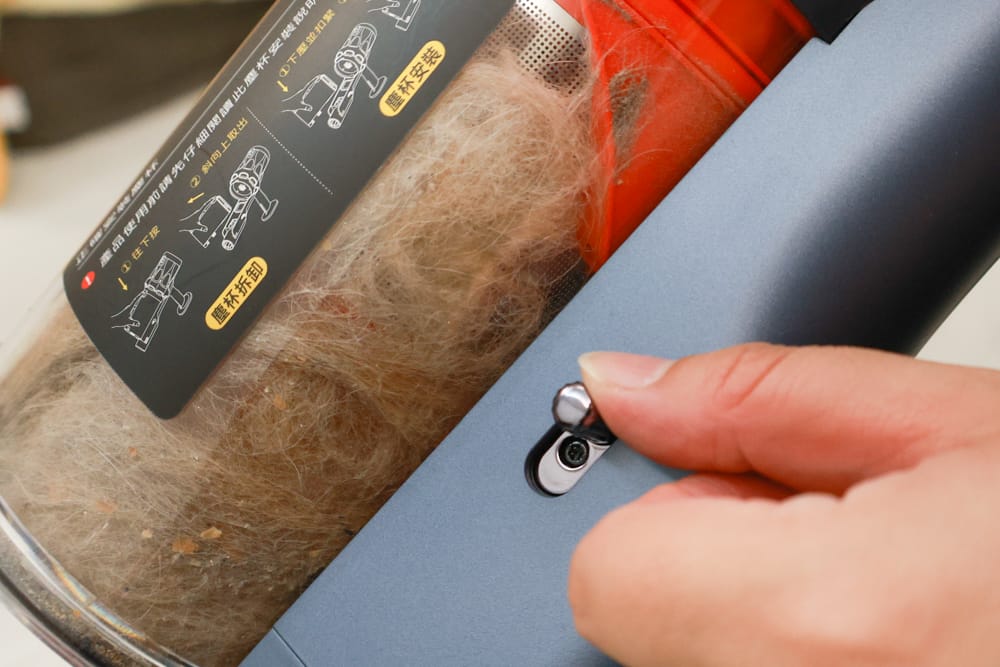 東元綠光顯塵吸塵器 XJ2501CB。光學顯塵科技、毛髮灰塵無所遁形、寵物家庭打掃神器、清潔地板超easy!! - 第29張圖 東元綠光顯塵吸塵器 XJ2501CB。光學顯塵科技、毛髮灰塵無所遁形、寵物家庭打掃神器、清潔地板超easy!!