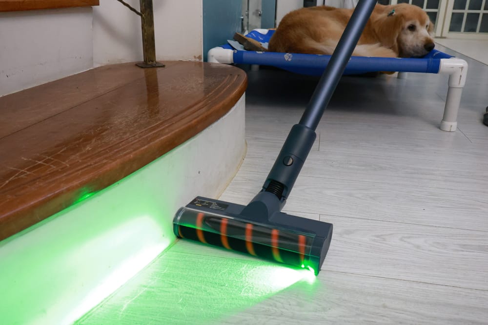 東元綠光顯塵吸塵器 XJ2501CB。光學顯塵科技、毛髮灰塵無所遁形、寵物家庭打掃神器、清潔地板超easy!! - 第7張圖 東元綠光顯塵吸塵器 XJ2501CB。光學顯塵科技、毛髮灰塵無所遁形、寵物家庭打掃神器、清潔地板超easy!!