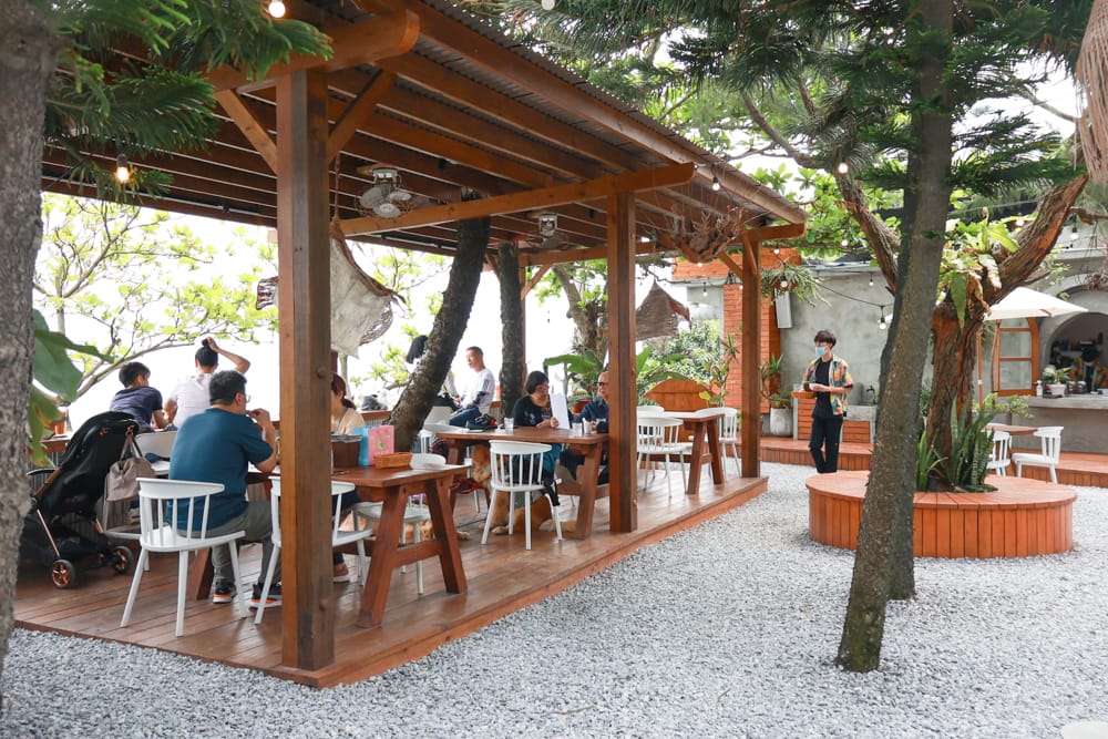 花蓮美食|山下陳涼。精緻泰式料理、峇里島風海景餐廳、庭院用餐區可以攜帶寵物、東南亞特色料理 - 第5張圖 花蓮美食|山下陳涼。精緻泰式料理、峇里島風海景餐廳、庭院用餐區可以攜帶寵物、東南亞特色料理