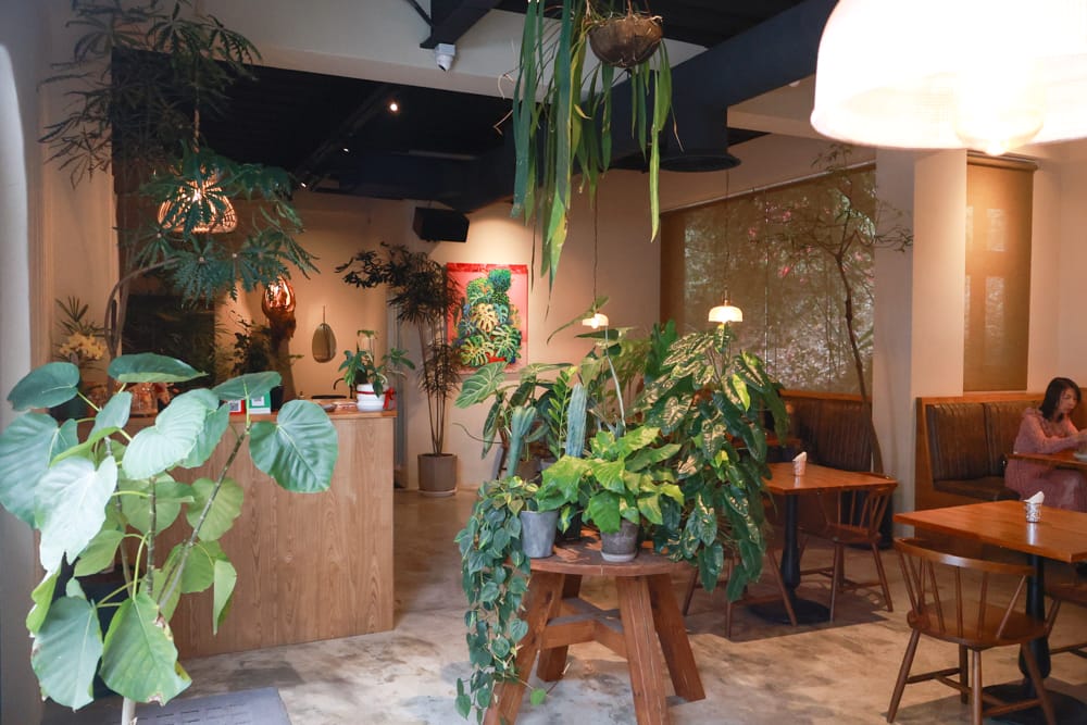 花蓮美食|山下陳涼。精緻泰式料理、峇里島風海景餐廳、庭院用餐區可以攜帶寵物、東南亞特色料理 - 第15張圖 花蓮美食|山下陳涼。精緻泰式料理、峇里島風海景餐廳、庭院用餐區可以攜帶寵物、東南亞特色料理