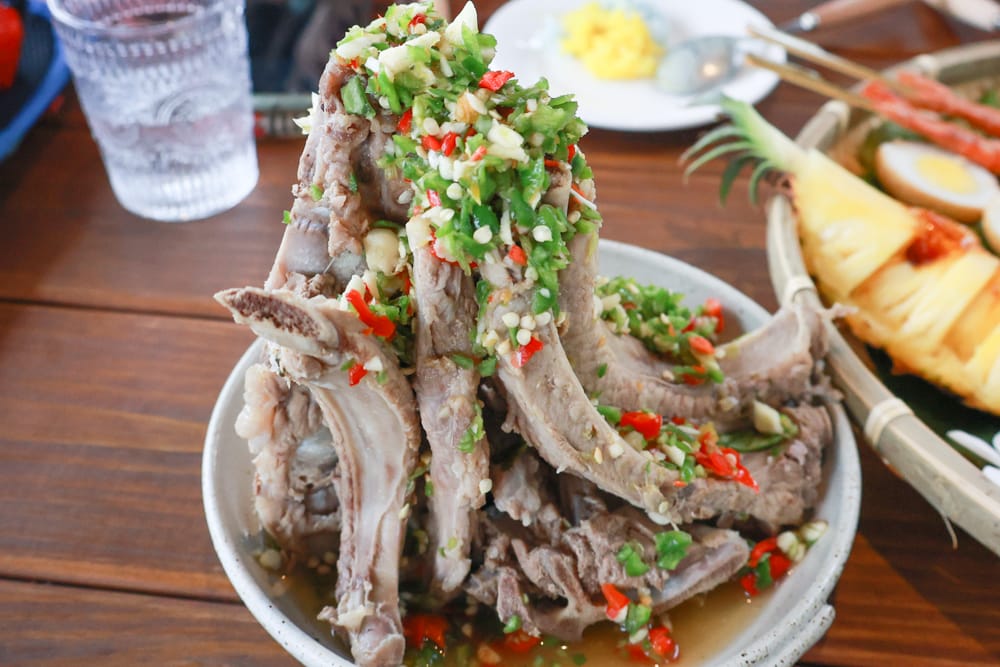 花蓮美食|山下陳涼。精緻泰式料理、峇里島風海景餐廳、庭院用餐區可以攜帶寵物、東南亞特色料理 - 第19張圖 花蓮美食|山下陳涼。精緻泰式料理、峇里島風海景餐廳、庭院用餐區可以攜帶寵物、東南亞特色料理