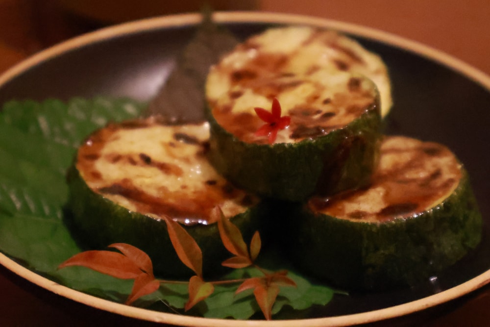 岸山 Anshan純木炭碳烤&生啤酒 Local BBQ & Beer。南投魚池日月潭美食、寵物友善餐廳、露營野餐風BBQ燒烤