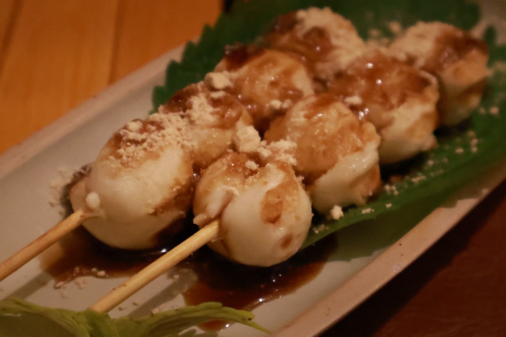 岸山 Anshan純木炭碳烤&生啤酒 Local BBQ & Beer。南投魚池日月潭美食、寵物友善餐廳、露營野餐風BBQ燒烤