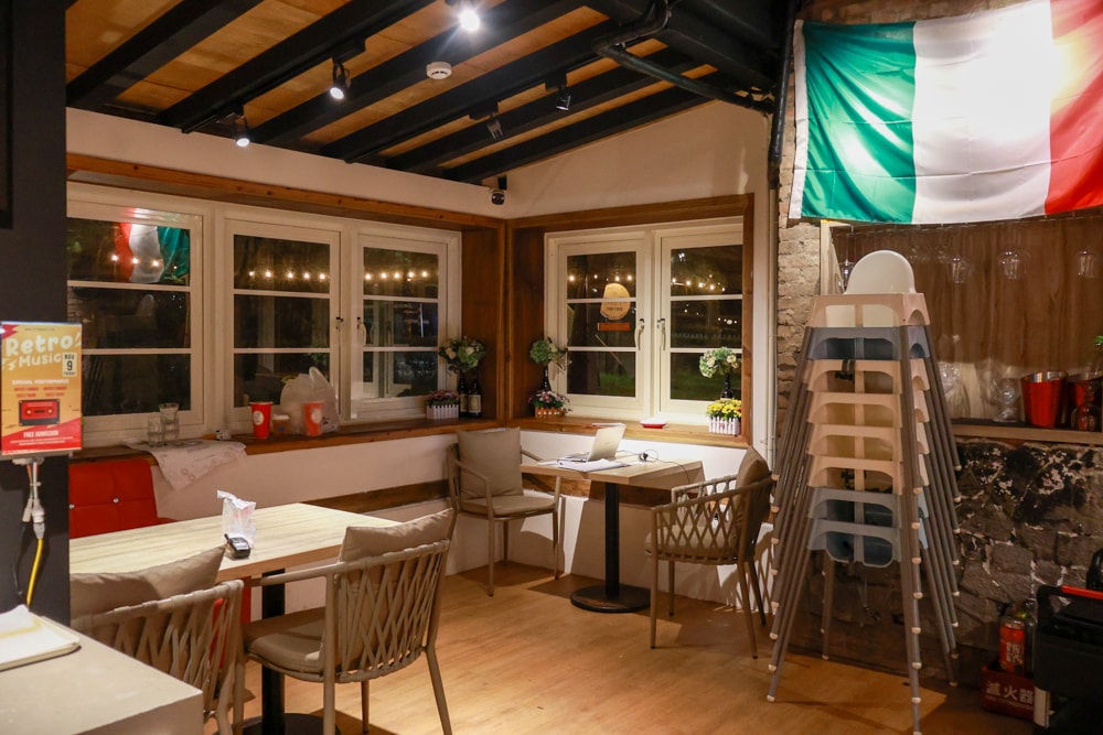 台北士林美食｜阿緹卡Pizza專賣店Antica58。陽明山美軍宿舍餐廳、寵物友善餐廳、草山小鎮、羅馬方形披薩