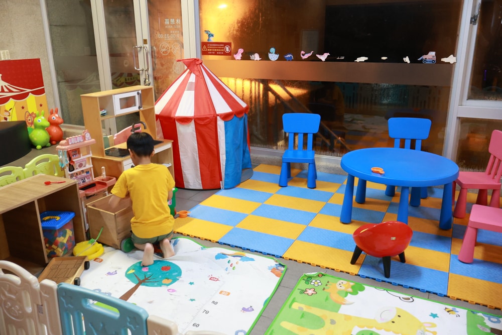 台中日光溫泉會館｜台中親子溫泉飯店首選。兒童遊戲室、溫水游泳池、SPA大眾溫泉池、露天風呂、親子客房