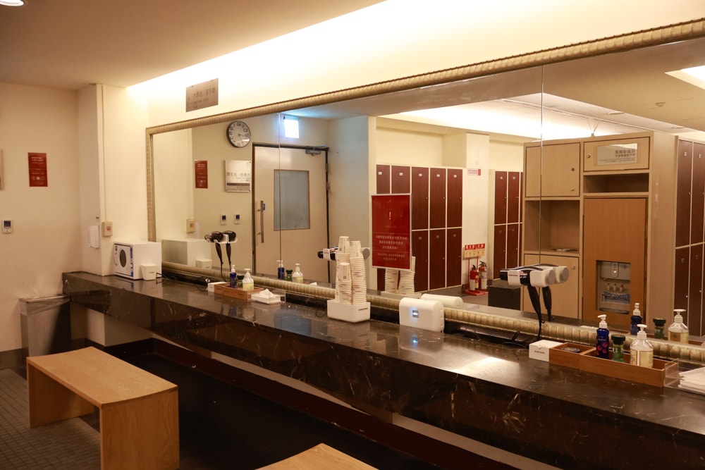 台中日光溫泉會館｜台中親子溫泉飯店首選。兒童遊戲室、溫水游泳池、SPA大眾溫泉池、露天風呂、親子客房