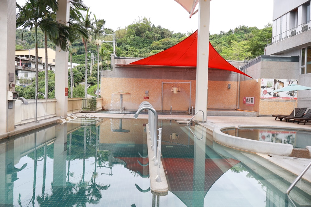 台中日光溫泉會館｜台中親子溫泉飯店首選。兒童遊戲室、溫水游泳池、SPA大眾溫泉池、露天風呂、親子客房