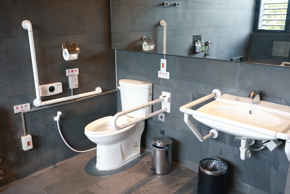 台中日光溫泉會館｜台中親子溫泉飯店首選。兒童遊戲室、溫水游泳池、SPA大眾溫泉池、露天風呂、親子客房