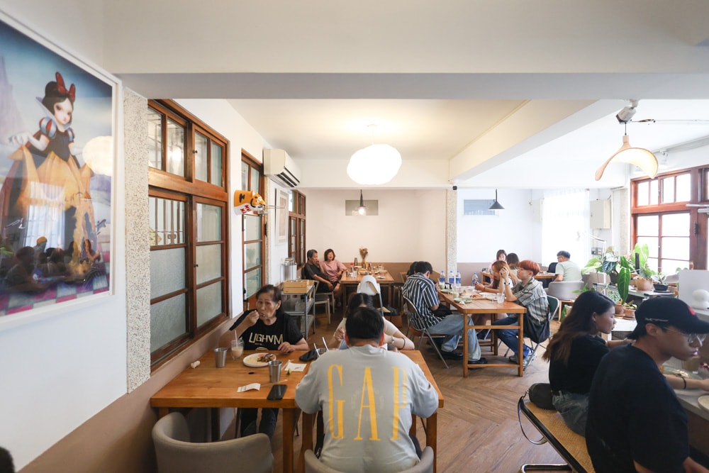 花蓮美崙美食|傷心男孩俱樂部。寵物友善餐廳、百年老宅澳式早午餐咖啡館、巴西莓果碗 - 第11張圖 花蓮美崙美食|傷心男孩俱樂部。寵物友善餐廳、百年老宅澳式早午餐咖啡館、巴西莓果碗