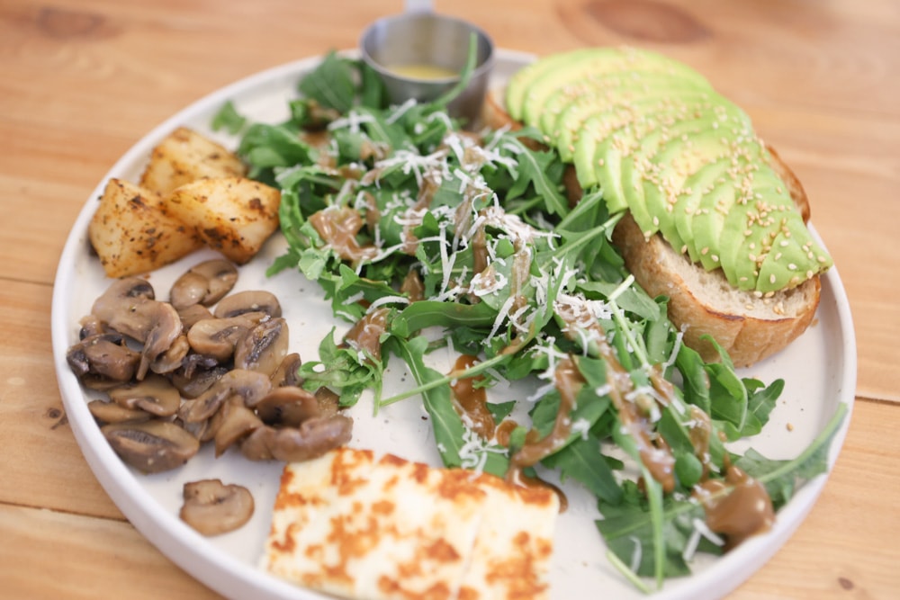 花蓮美崙美食｜傷心男孩俱樂部。寵物友善餐廳、百年老宅澳式早午餐咖啡館、巴西莓果碗