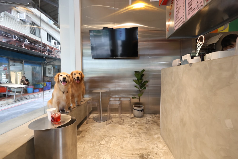 古亭美食｜Ice Gyaru 霜淇淋專門店、沖繩飯糰。日系原宿風、寵物友善餐廳、蔬食純素、燕麥奶
