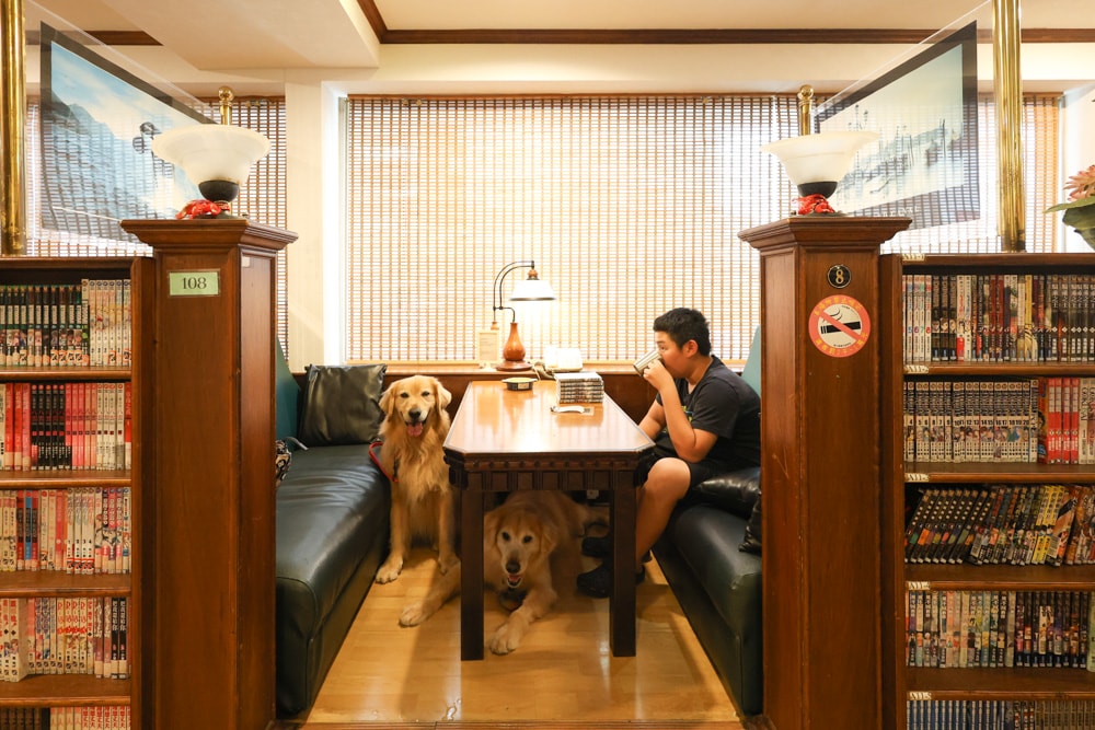 台北古亭|漫畫雜誌愛心空間 e書漫。寵物友善、24H、供餐飲、冷氣安靜包廂、飲料喝到飽 - 第5張圖 台北古亭|漫畫雜誌愛心空間 e書漫。寵物友善、24H、供餐飲、冷氣安靜包廂、飲料喝到飽