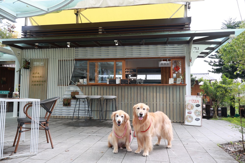 宜蘭員山｜北后寺・聽水咖啡。寵物友善餐廳、河圳潺潺流水第一排、溪畔禪意景觀咖啡廳