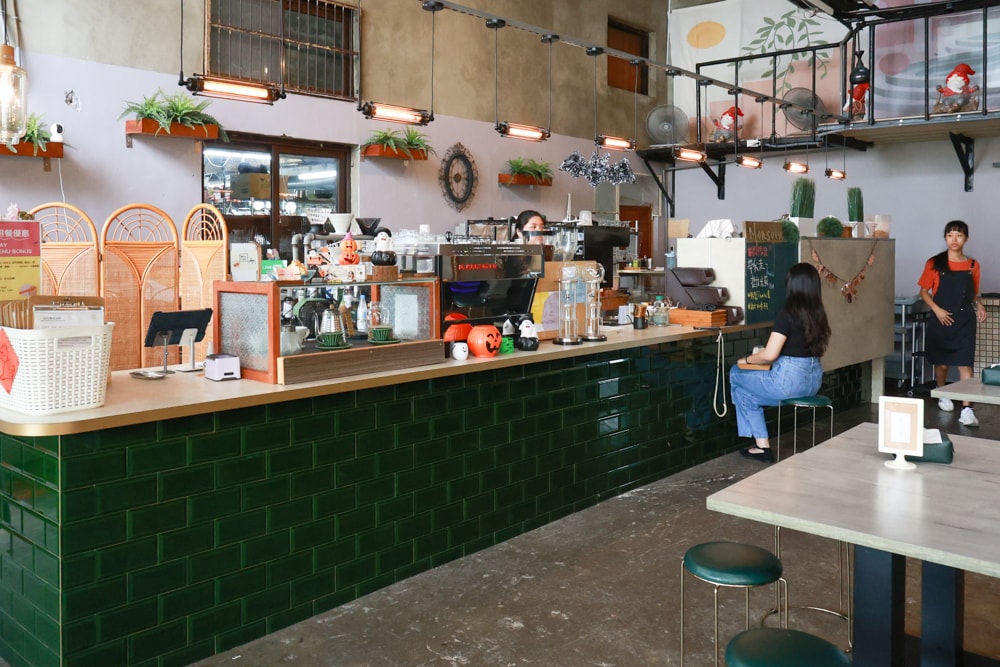 桃園大園美食|季風沙丘 – 老。樣子三店 。寵物友善餐廳、老宅工業風咖啡廳、草漯沙丘地質公園旁 - 第13張圖 桃園大園美食|季風沙丘 – 老。樣子三店 。寵物友善餐廳、老宅工業風咖啡廳、草漯沙丘地質公園旁