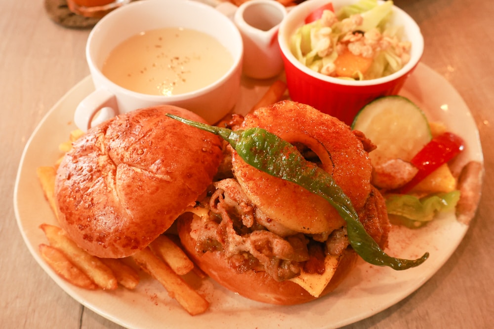 桃園大園美食|季風沙丘 – 老。樣子三店 。寵物友善餐廳、老宅工業風咖啡廳、草漯沙丘地質公園旁 - 第23張圖 桃園大園美食|季風沙丘 – 老。樣子三店 。寵物友善餐廳、老宅工業風咖啡廳、草漯沙丘地質公園旁