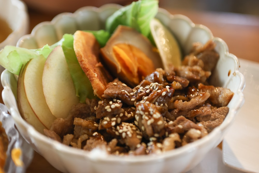 嘉義美食｜廢溫室Greenhouse Café。寵物友善餐廳、充滿綠意植栽的百年老宅餐廳、森林系咖啡廳