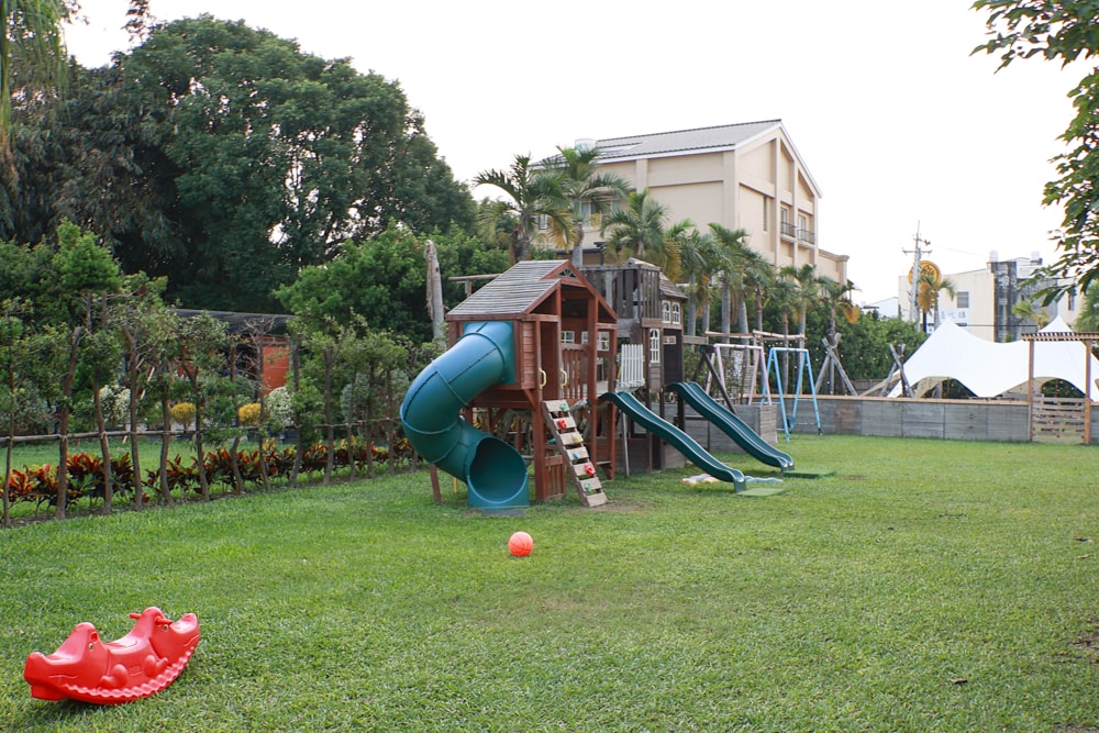 彰化北斗｜哈比雪兒景觀餐廳。寵物友善餐廳、親子餐廳、露營風、親子溜滑梯、小火車、大草皮