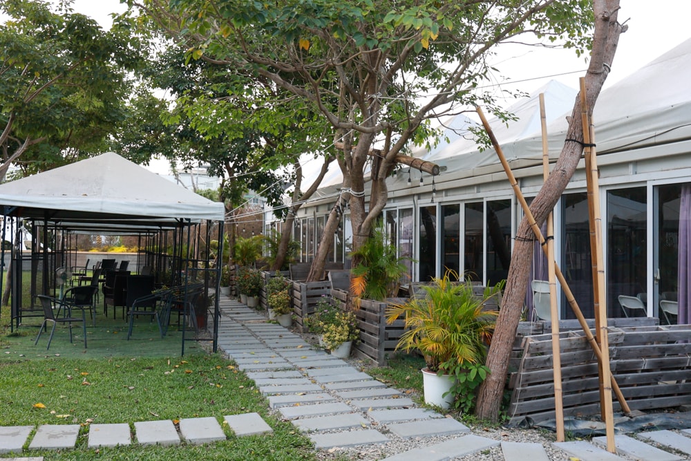 彰化北斗｜哈比雪兒景觀餐廳。寵物友善餐廳、親子餐廳、露營風、親子溜滑梯、小火車、大草皮