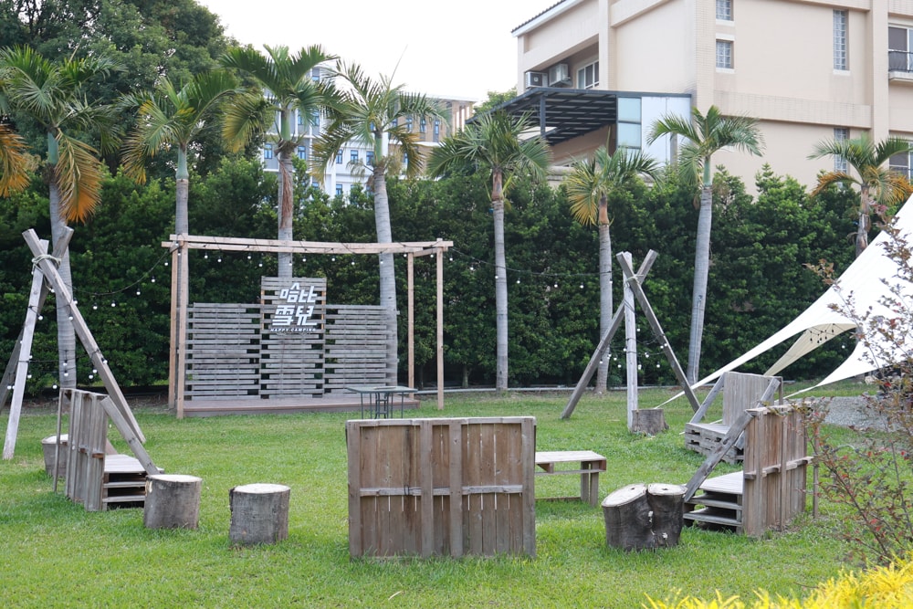 彰化北斗｜哈比雪兒景觀餐廳。寵物友善餐廳、親子餐廳、露營風、親子溜滑梯、小火車、大草皮