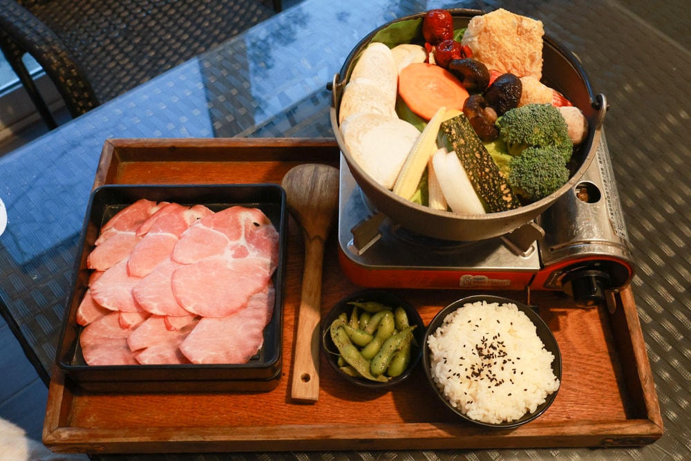 彰化北斗｜哈比雪兒景觀餐廳。寵物友善餐廳、親子餐廳、露營風、親子溜滑梯、小火車、大草皮