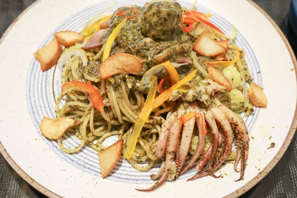 彰化北斗｜哈比雪兒景觀餐廳。寵物友善餐廳、親子餐廳、露營風、親子溜滑梯、小火車、大草皮