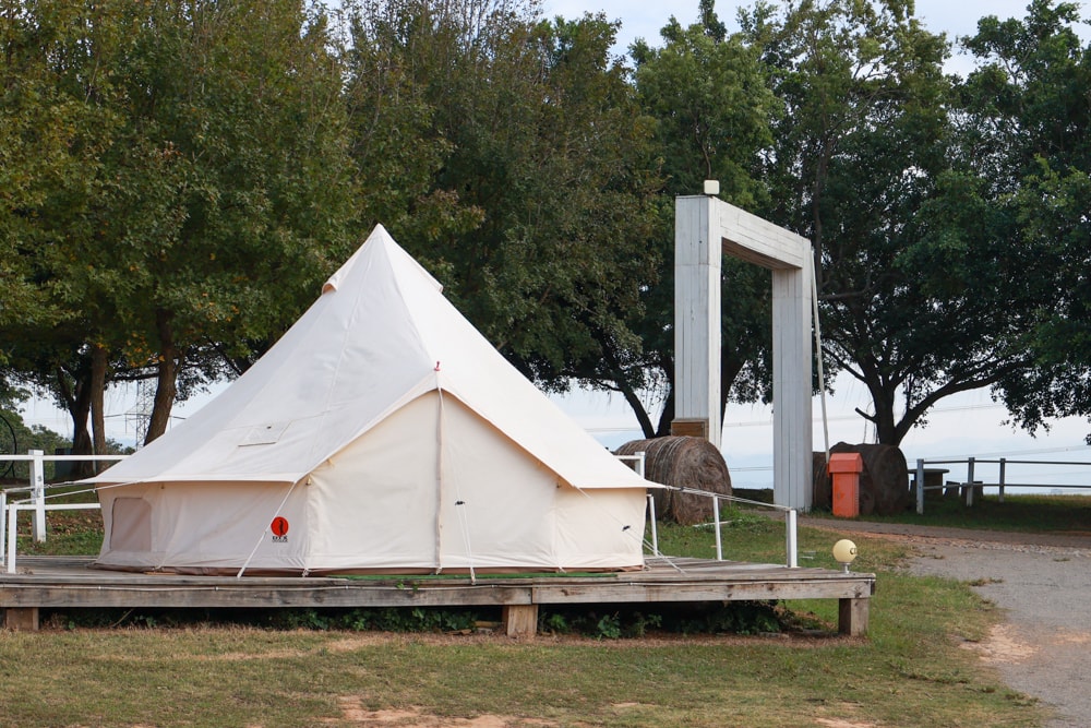 森渼原ALIVE Glamping Base｜台中豪華露營、寵物友善奢華露營、露營車、懶人露營、免裝備免搭帳、一泊三食