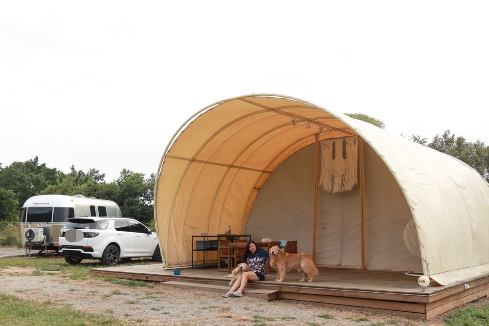 森渼原ALIVE Glamping Base｜台中豪華露營、寵物友善奢華露營、露營車、懶人露營、免裝備免搭帳、一泊三食