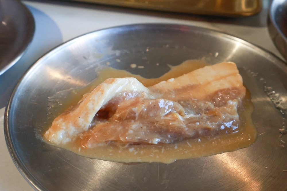 燒肉吉室 宜蘭燒肉吃到飽｜宜蘭寵物友善餐廳、狗狗鮮食餐吃到飽、炭火燒烤、桌邊撥蝦服務