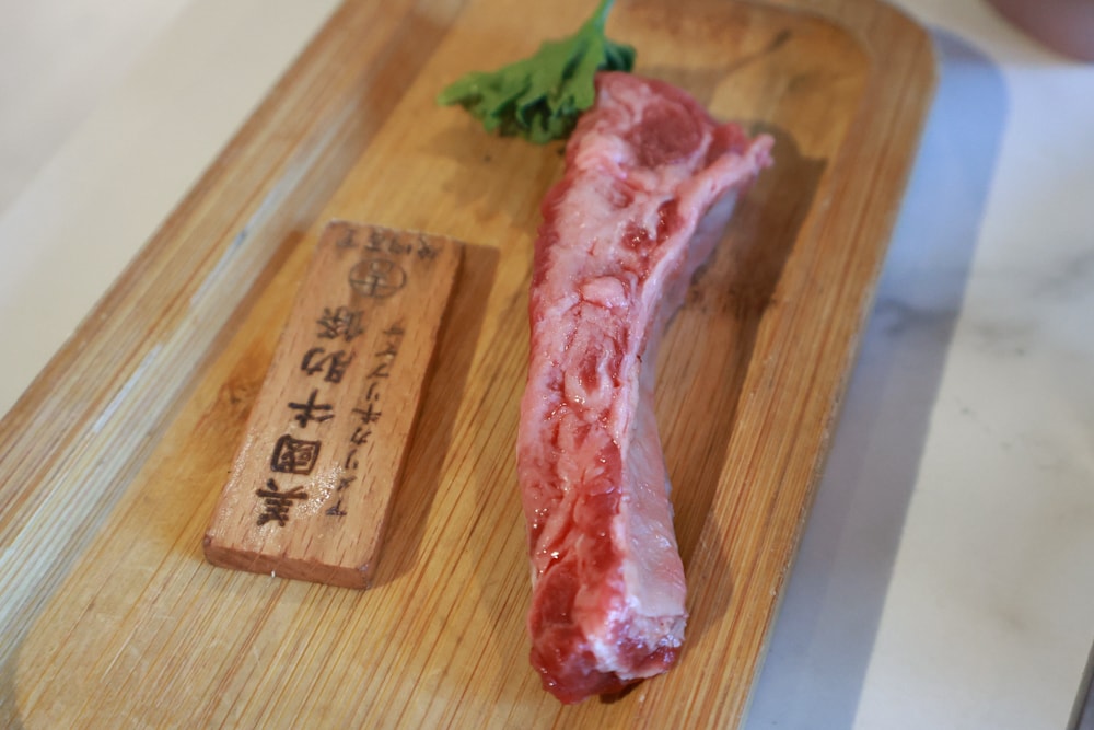 燒肉吉室 宜蘭燒肉吃到飽｜宜蘭寵物友善餐廳、狗狗鮮食餐吃到飽、炭火燒烤、桌邊撥蝦服務