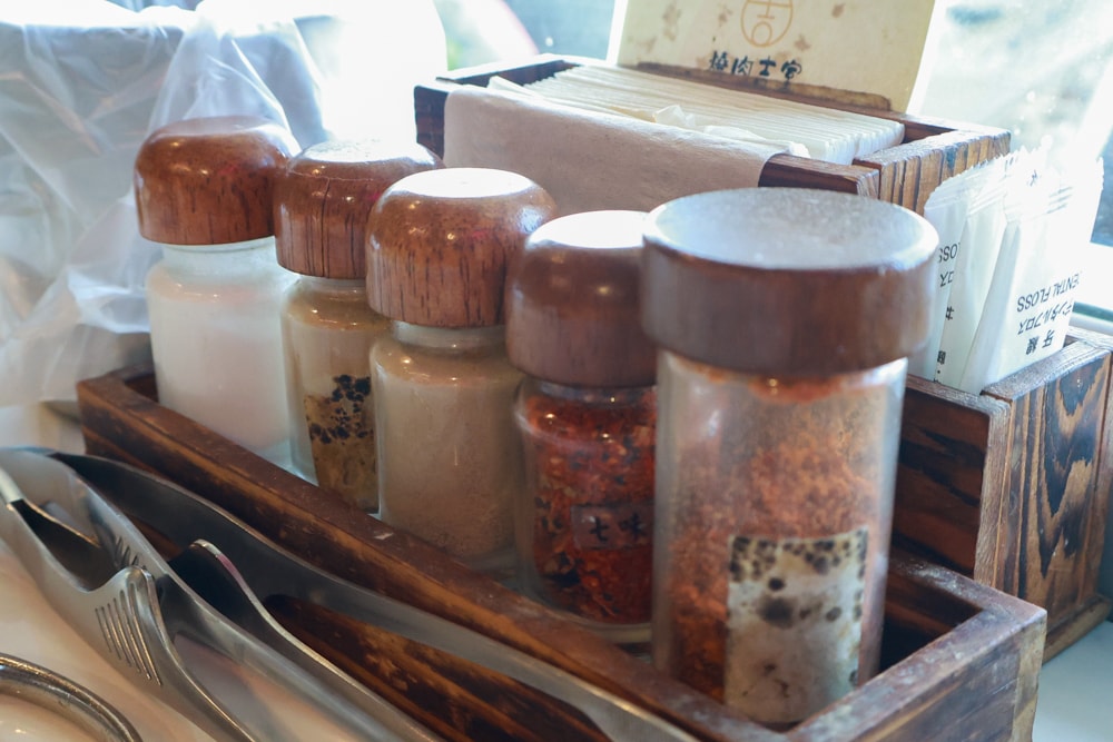 燒肉吉室 宜蘭燒肉吃到飽｜宜蘭寵物友善餐廳、狗狗鮮食餐吃到飽、炭火燒烤、桌邊撥蝦服務