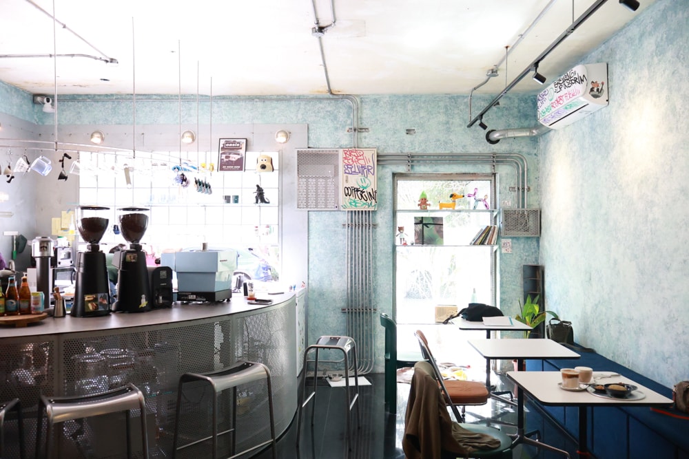 宜蘭五結美食|酷狗咖啡 KUGO CAFÉ。寵物友善餐廳、隱藏巷弄中的超酷美式塗鴉咖啡廳、美式工業風、隱藏油飯 - 第10張圖 宜蘭五結美食|酷狗咖啡 KUGO CAFÉ。寵物友善餐廳、隱藏巷弄中的超酷美式塗鴉咖啡廳、美式工業風、隱藏油飯