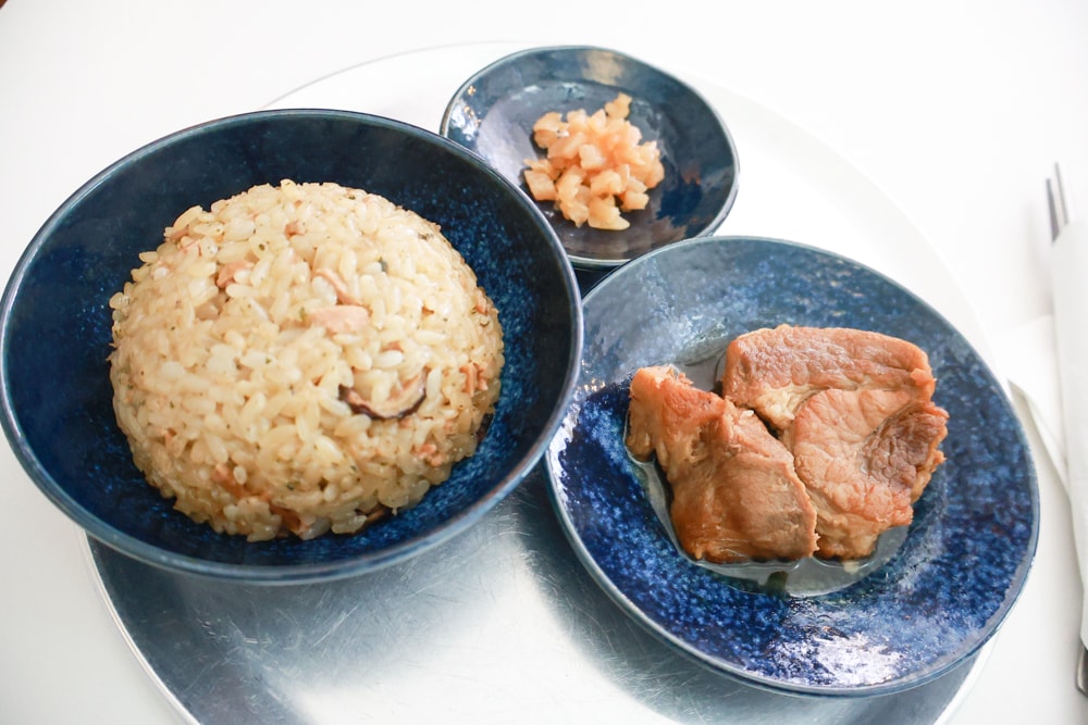 宜蘭五結美食|酷狗咖啡 KUGO CAFÉ。寵物友善餐廳、隱藏巷弄中的超酷美式塗鴉咖啡廳、美式工業風、隱藏油飯 - 第16張圖 宜蘭五結美食|酷狗咖啡 KUGO CAFÉ。寵物友善餐廳、隱藏巷弄中的超酷美式塗鴉咖啡廳、美式工業風、隱藏油飯