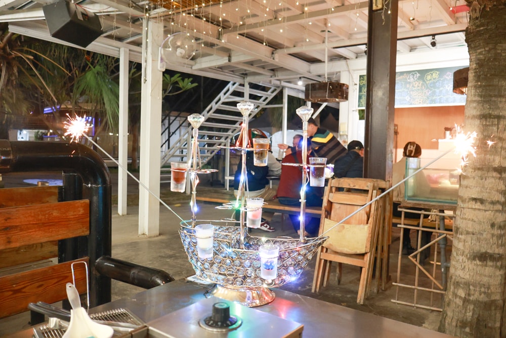 台南安平美食｜請上桌戶外海景海鮮燒烤餐廳。寵物友善餐廳、台南安平港灣旁邊、熱炒燒烤、自動烤肉串燒