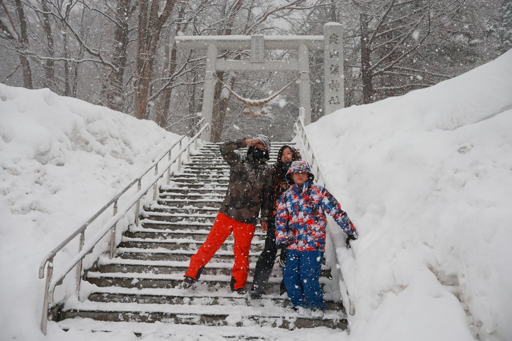 北海道札幌冬季秘境｜定山溪神社 × 雪燈路。夢幻雪蠟燭點燈祭，超浪漫の溫泉許願之旅！