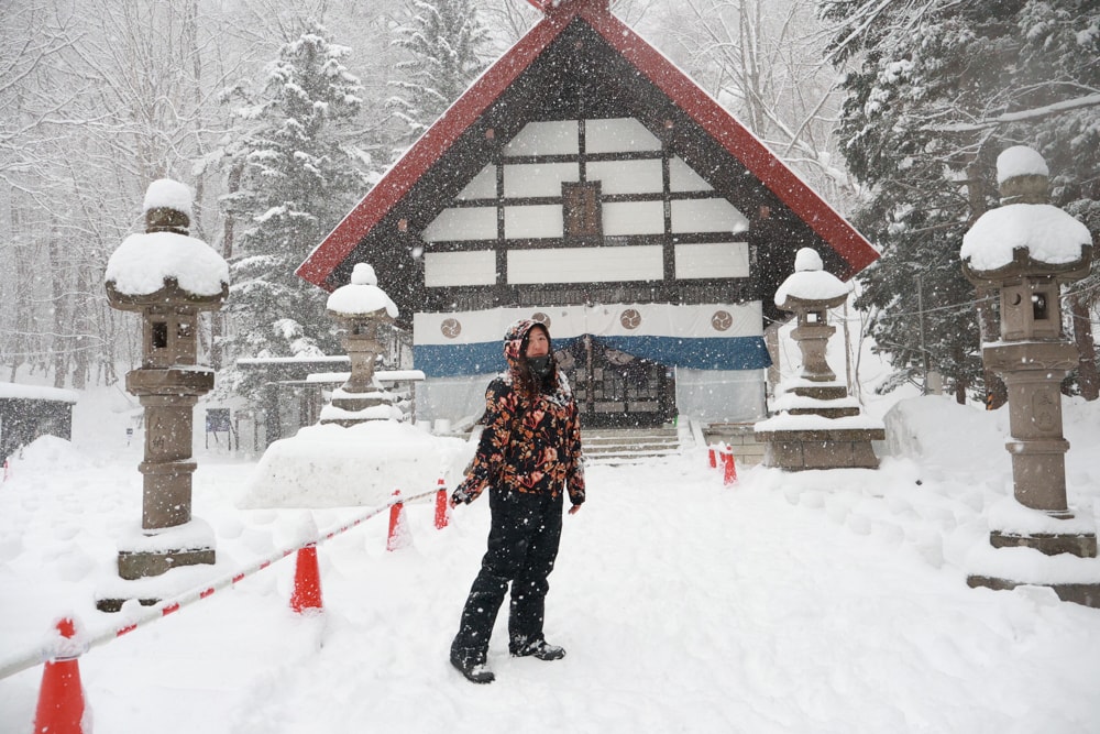 北海道札幌冬季秘境｜定山溪神社 × 雪燈路。夢幻雪蠟燭點燈祭，超浪漫の溫泉許願之旅！