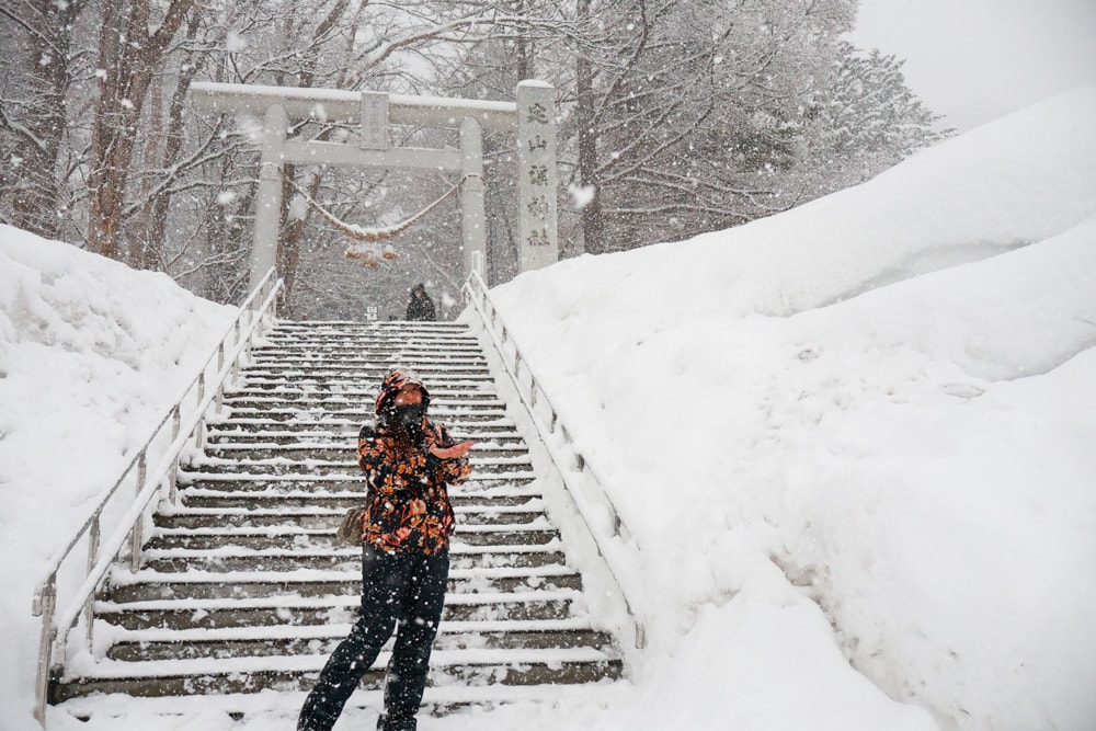 北海道札幌冬季秘境｜定山溪神社 × 雪燈路。夢幻雪蠟燭點燈祭，超浪漫の溫泉許願之旅！