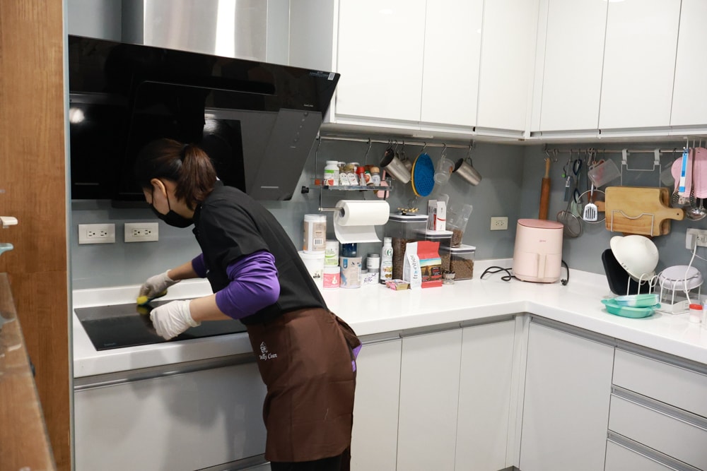 茉莉家事服務｜專業清潔團隊，讓家瞬間煥然一新，大台北地區居家清潔服務推薦、狗毛、髒污、霉斑、油污一次搞定