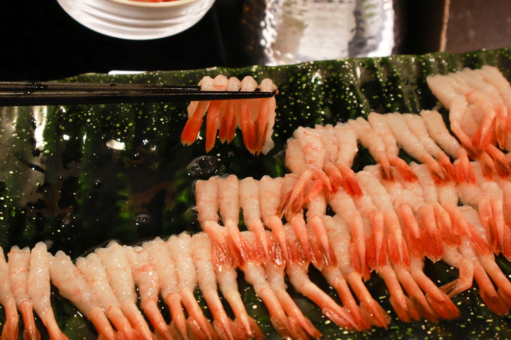 北海道阿寒湖飯店推薦｜阿寒遊久之里鶴雅。泡湯、美食與湖光山色的完美結合、一泊二食、溫泉旅館