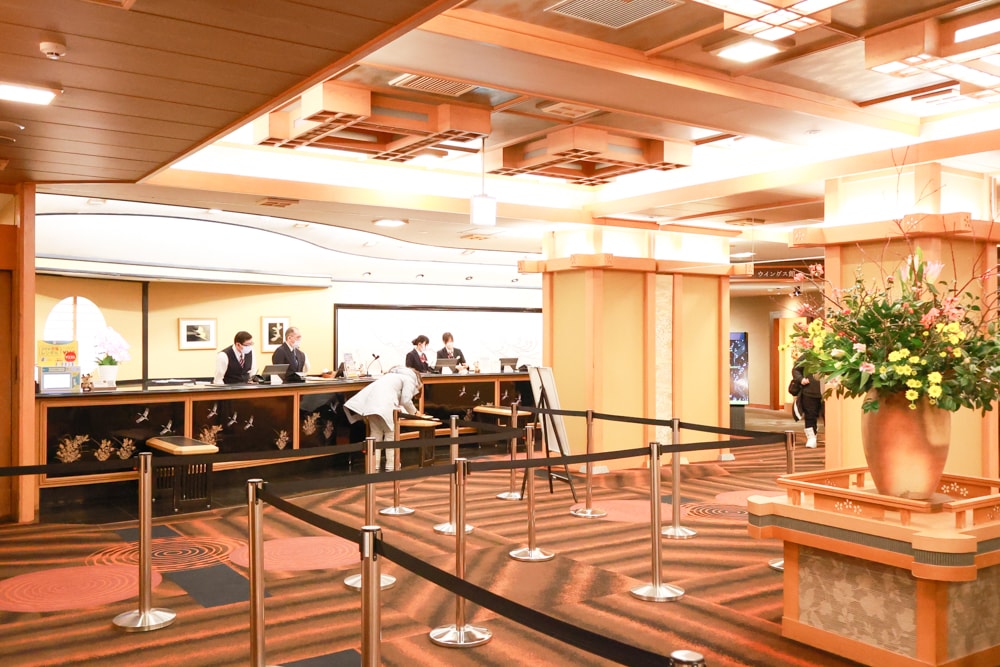 北海道阿寒湖飯店推薦｜阿寒遊久之里鶴雅。泡湯、美食與湖光山色的完美結合、一泊二食、溫泉旅館