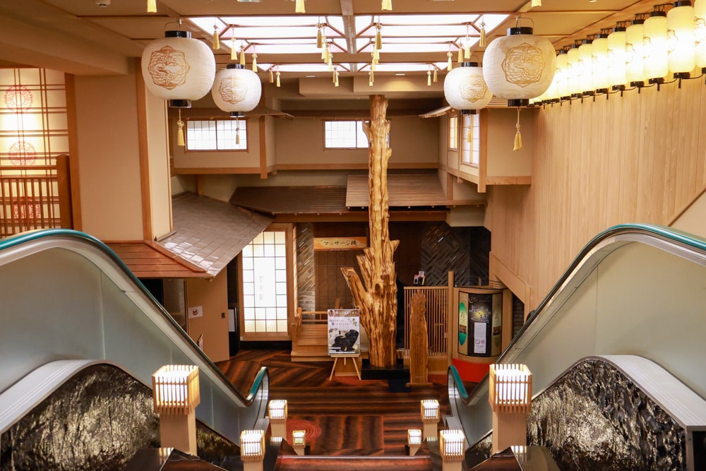 北海道阿寒湖飯店推薦｜阿寒遊久之里鶴雅。泡湯、美食與湖光山色的完美結合、一泊二食、溫泉旅館