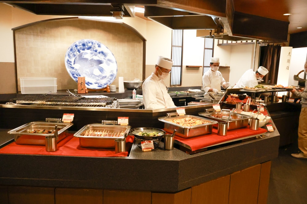 北海道阿寒湖飯店推薦｜阿寒遊久之里鶴雅。泡湯、美食與湖光山色的完美結合、一泊二食、溫泉旅館