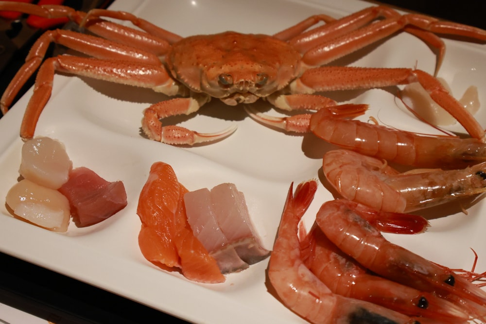 北海道阿寒湖飯店推薦｜阿寒遊久之里鶴雅。泡湯、美食與湖光山色的完美結合、一泊二食、溫泉旅館