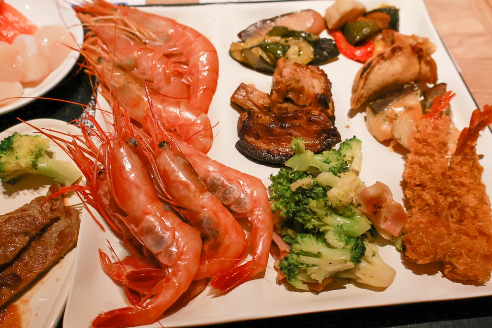 北海道阿寒湖飯店推薦｜阿寒遊久之里鶴雅。泡湯、美食與湖光山色的完美結合、一泊二食、溫泉旅館