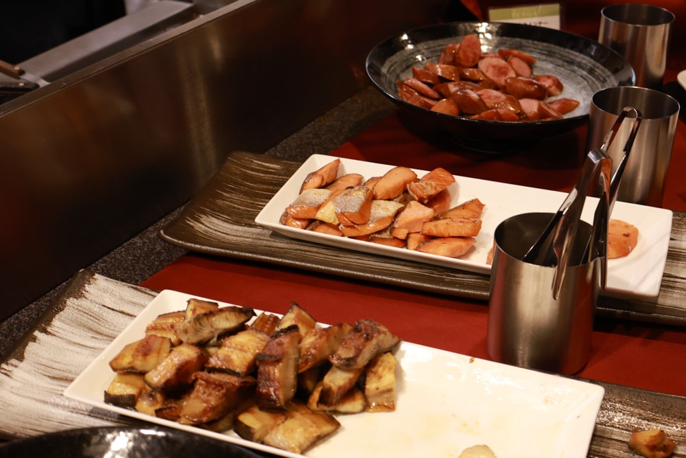 北海道阿寒湖飯店推薦｜阿寒遊久之里鶴雅。泡湯、美食與湖光山色的完美結合、一泊二食、溫泉旅館