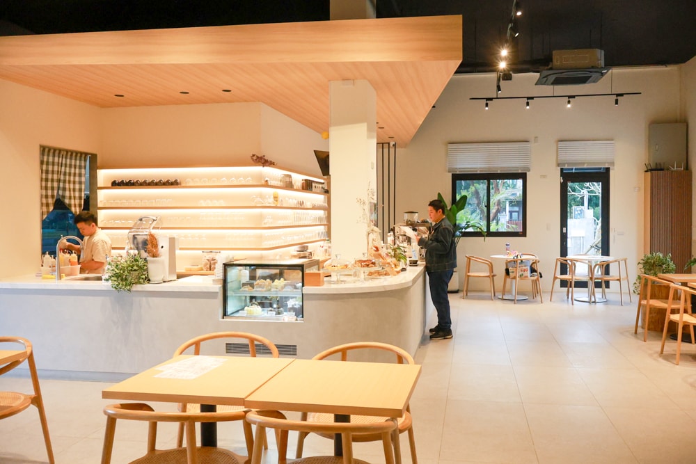 宜蘭三星美食｜無名糧倉 Sem Nome Celeiro。純白北歐風質感咖啡廳，大片落地窗、田園景觀＋美味餐點、寵物友善！