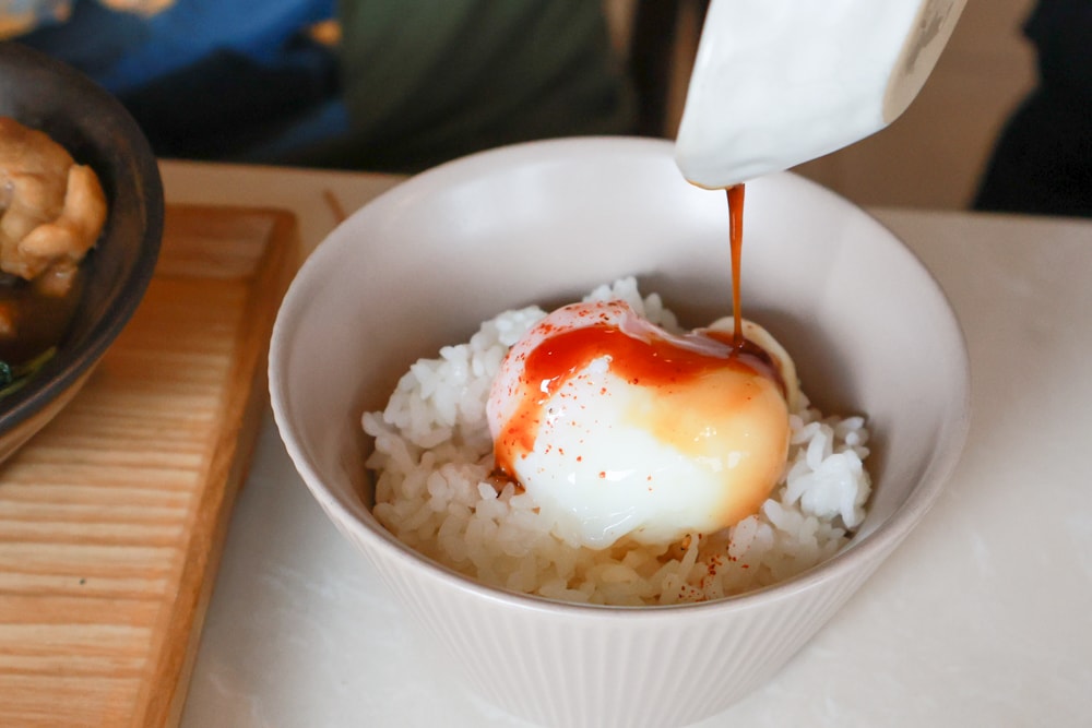 花蓮北濱美食 ｜小小兔子廚房。寵物友善＋新鮮火鍋蔬菜自助吧，必點豬肋排、花蓮寵物友善美食推薦