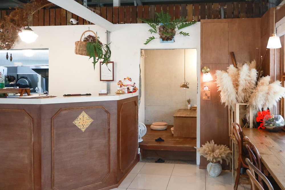 花蓮北濱美食 ｜小小兔子廚房。寵物友善＋新鮮火鍋蔬菜自助吧，必點豬肋排、花蓮寵物友善美食推薦