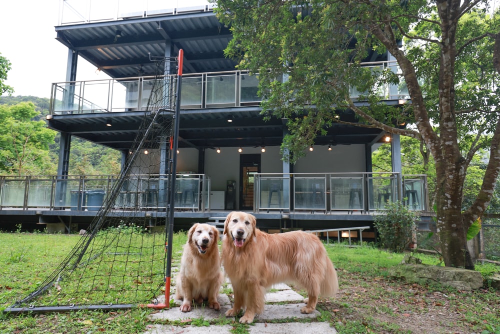 新北烏來住宿推薦|足立司拉梯田溫泉背包館、寵物友善、平日包棟、泡湯、觀星一次滿足 - 第1張圖 新北烏來住宿推薦|足立司拉梯田溫泉背包館、寵物友善、平日包棟、泡湯、觀星一次滿足