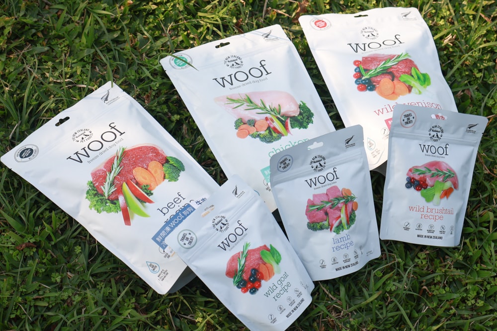 天然無穀凍乾狗糧推薦｜NZ Natural鮮開凍WOOF凍乾。紐西蘭凍乾生食、天然無穀高含肉量，挑嘴犬也愛吃！