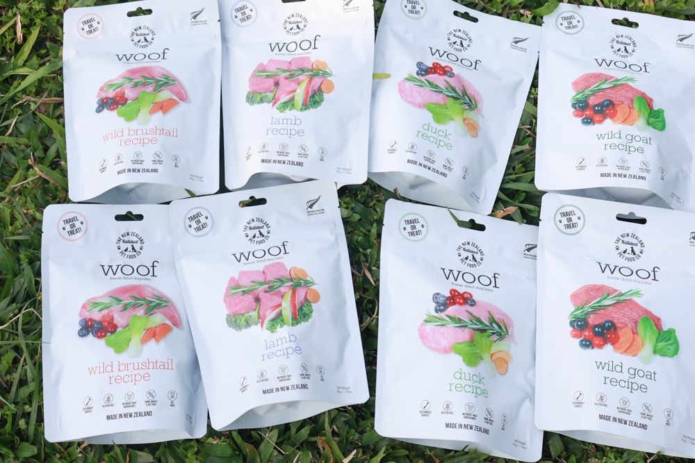 天然無穀凍乾狗糧推薦｜NZ Natural鮮開凍WOOF凍乾。紐西蘭凍乾生食、天然無穀高含肉量，挑嘴犬也愛吃！